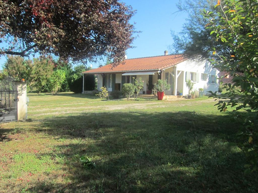 Maison de plain pied LA FORCE 139000€ RICHARD Robert IMMOBILIER Maison de plain pied LA FORCE 139000€ RICHARD Robert IMMOBILIER