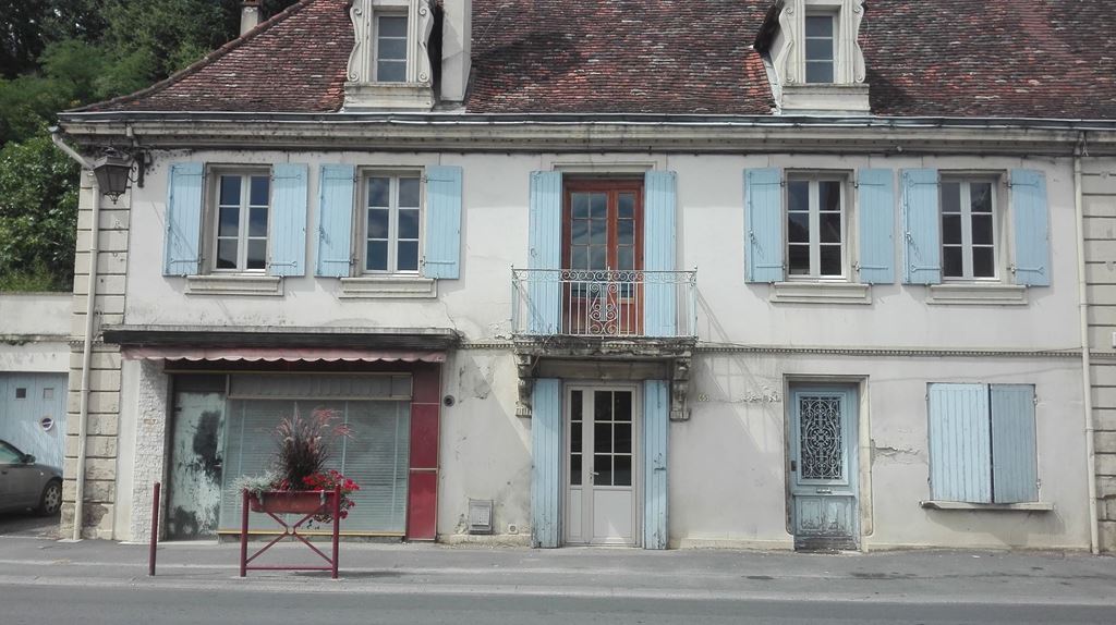 Maison de bourg CREYSSE 109000€ RICHARD Robert IMMOBILIER